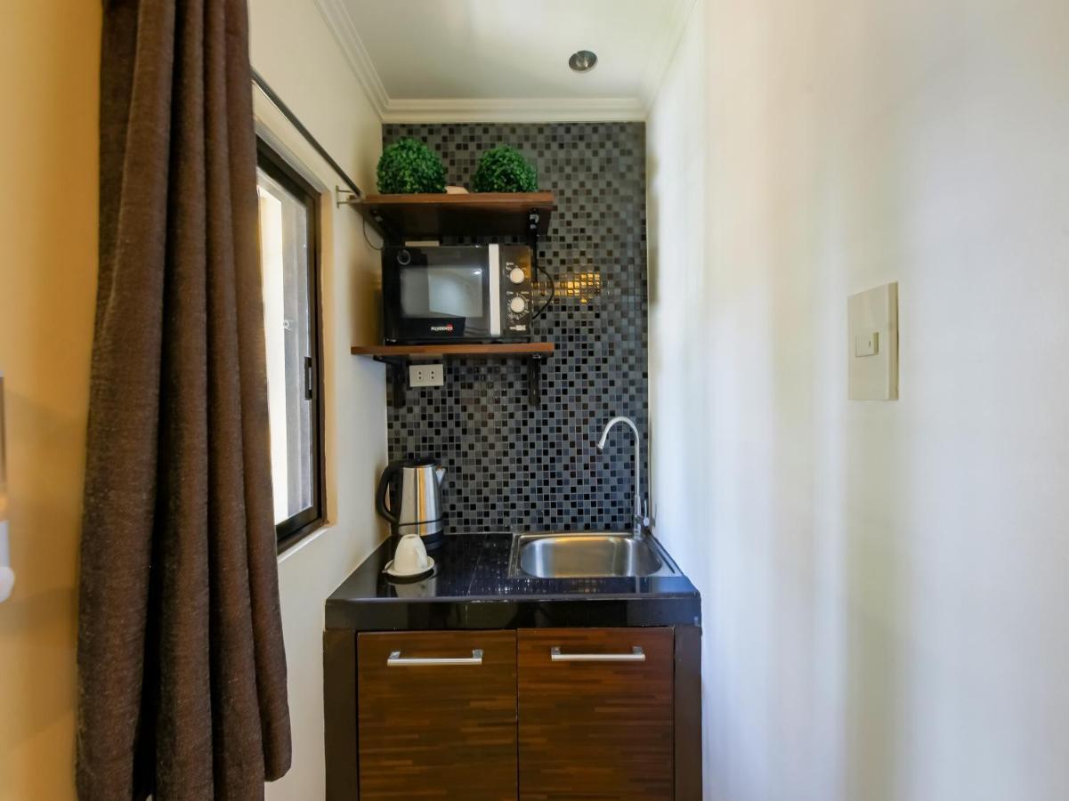 Capital O 860 Nest Nano Suites Makati Makati City Exteriör bild